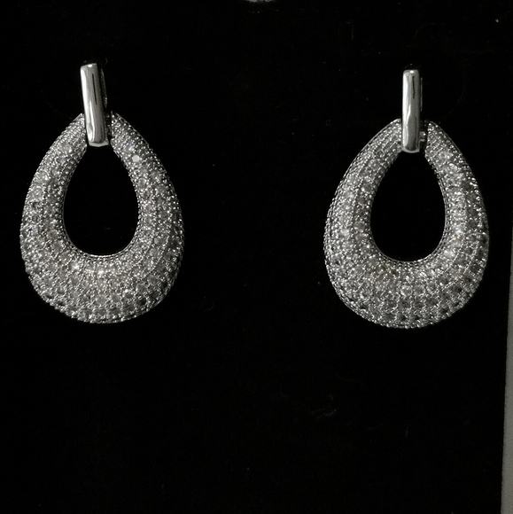 CZ Pave drop hoop earrings in silver 🆕 - Picture 8 of 8